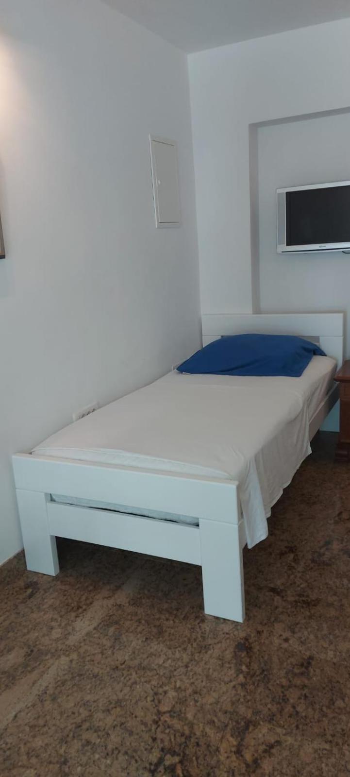 Apartman Nevia Lka Opric Esterno foto